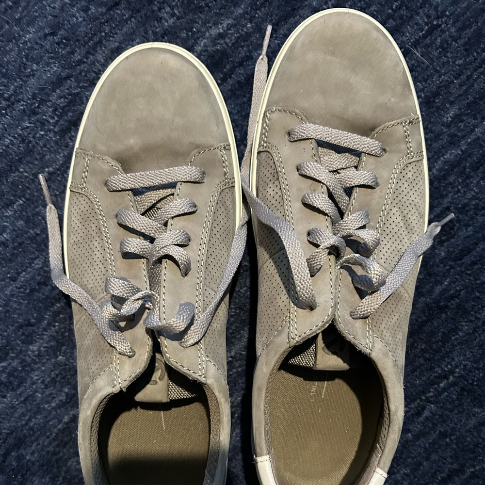 Ecco sneaker/shoe - Picture 2 of 6